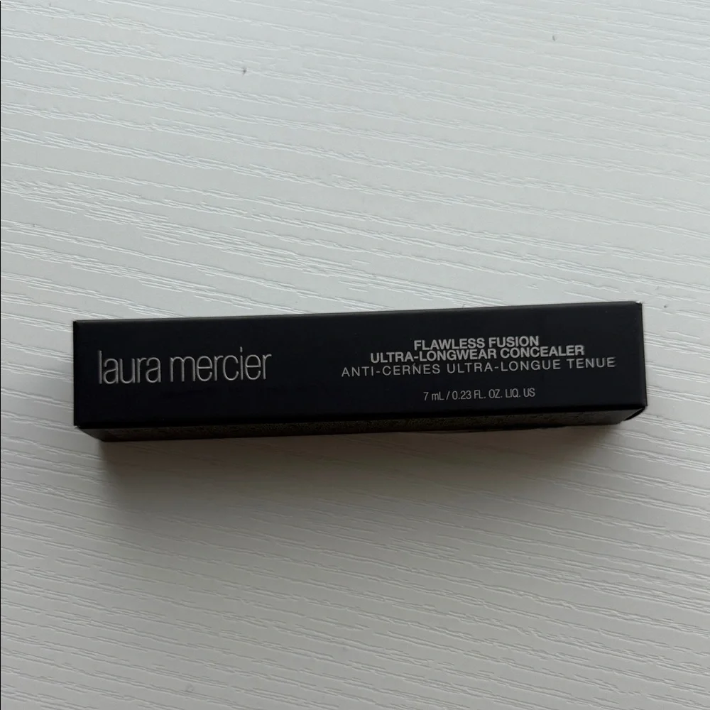 Laura Mercier Flawless Fusion Ultra-Longwear Concealer - Black Packaging